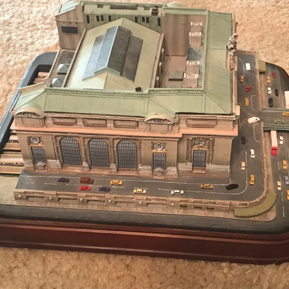 Danbury Mint Grand Central Terminal Figurine - Picture 7 of 11